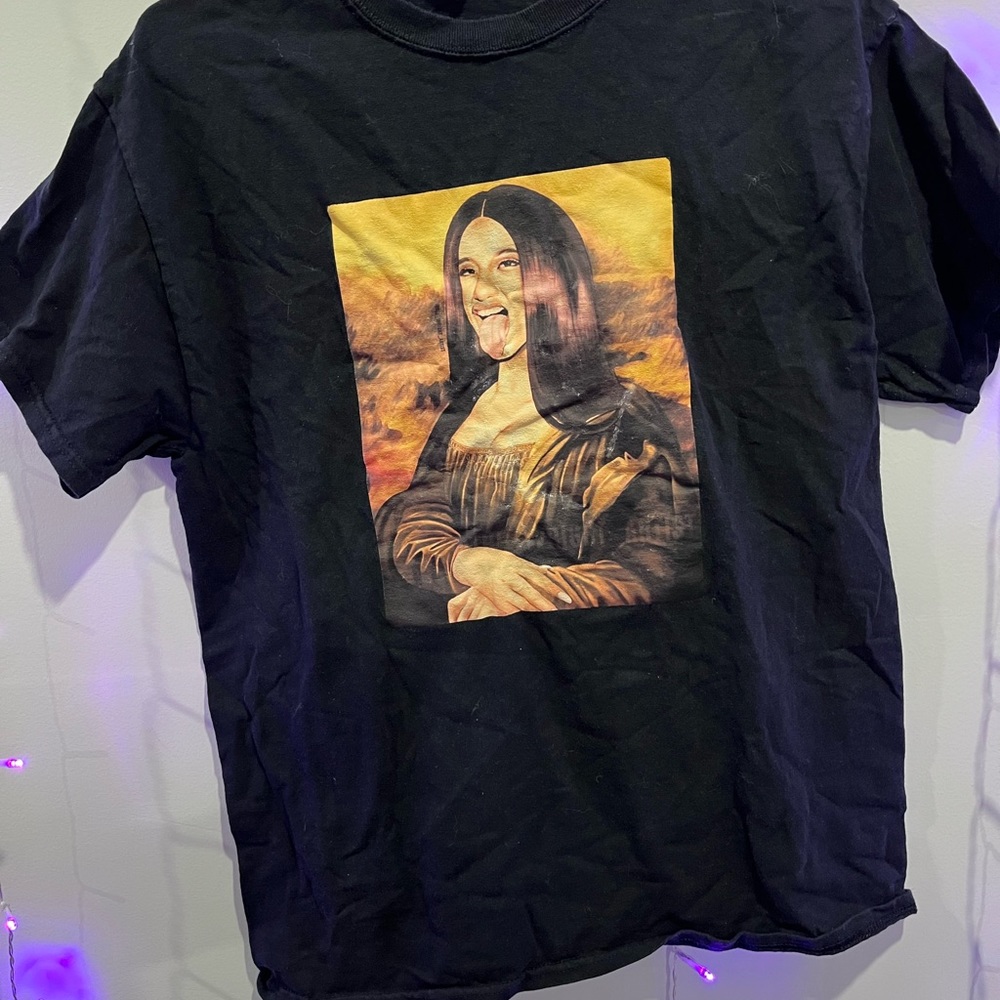 Cardi b shirt WITH FREE BRACELETS